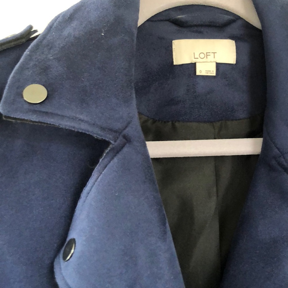 Blue suede moto jacket with zipper details - Picture 5 of 8